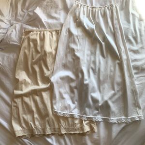 2 VTG SLIP SKIRTS - SIZE S